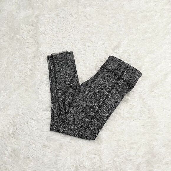 Women Lululemon Tight Stuff Tight II (25") Salt Alpine White Black Size 6 - Picture 3 of 12